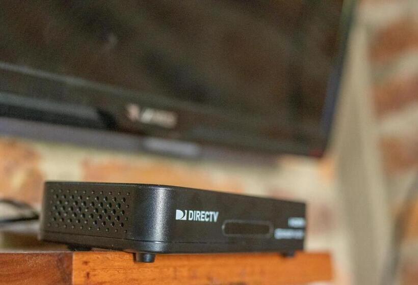 Семейное Бунгало, Hostal Canela