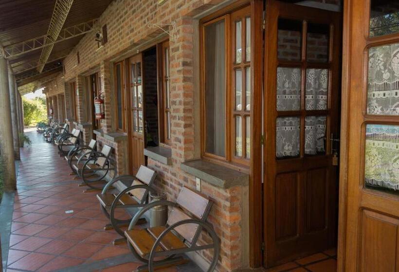 Семейное Бунгало, Hostal Canela