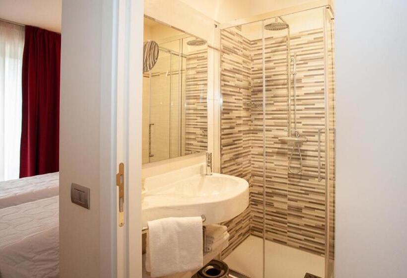 غرفة قياسية, Giardino