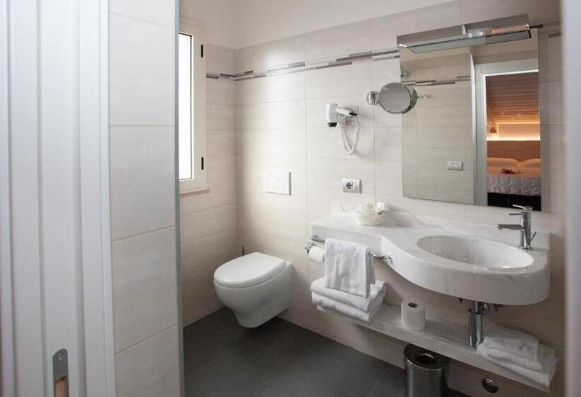 דירת חדר סופריור, Giardino