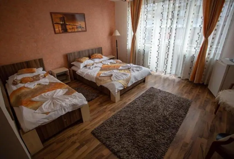 Standard Kolmen Hengen Huone Parveke, Casa Alex