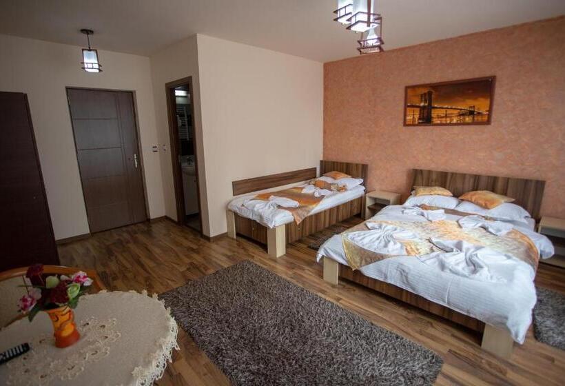 اتاق استاندارد سه تخته با بالکن, Casa Alex