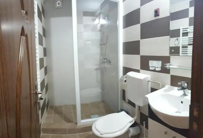 Superior Kolmen Hengen Huone, Casa Alex