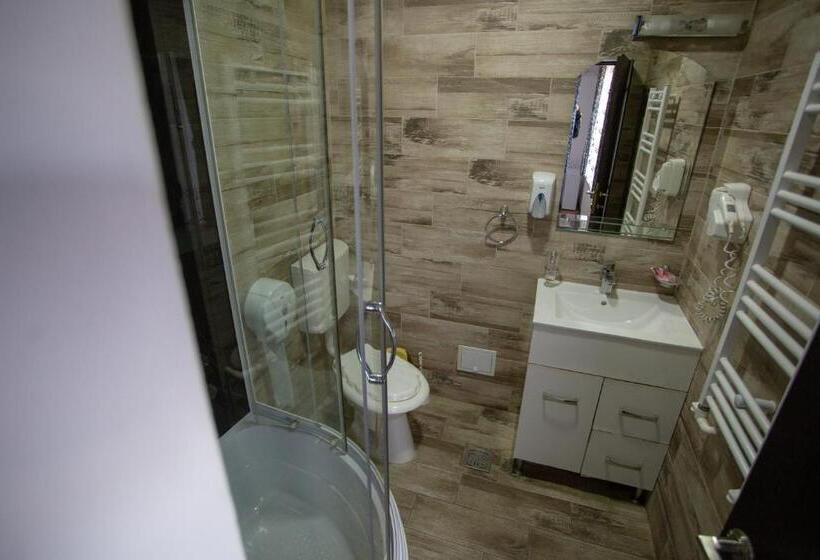 اتاق سوپریور سه تخته, Casa Alex