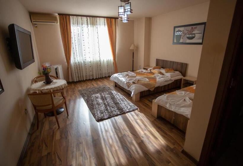 اتاق سوپریور سه تخته, Casa Alex