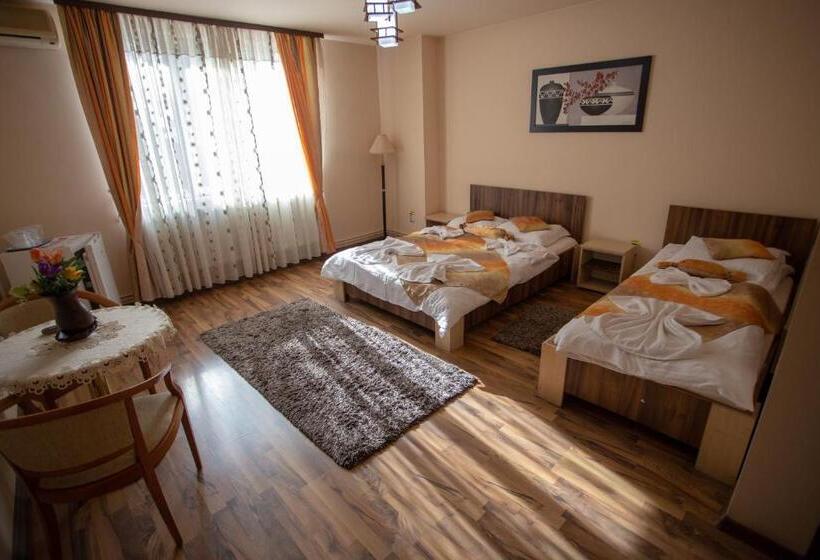 اتاق سوپریور سه تخته, Casa Alex