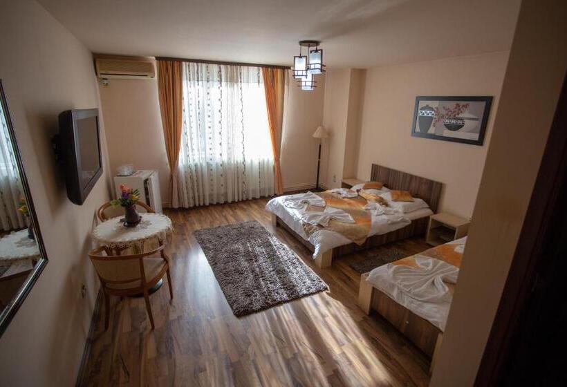 اتاق سوپریور سه تخته, Casa Alex