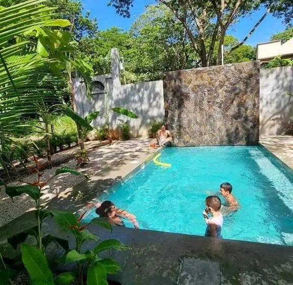 ３ベッドルームハウス, Casa Alice Marbella Lodge
