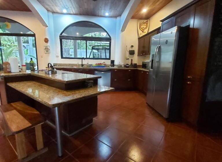 Дом 3 Спальни, Casa Alice Marbella Lodge