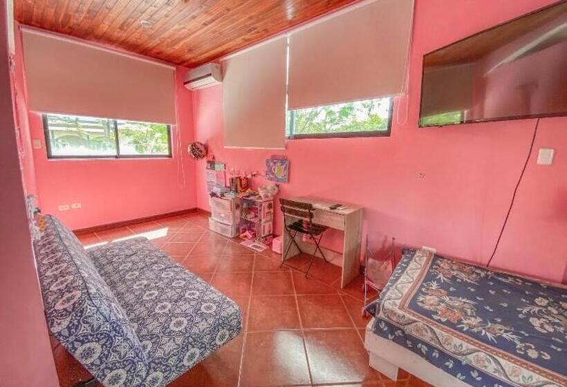 شقة غرفة واحدة مزودة بتراس, Casa Alice Marbella Lodge