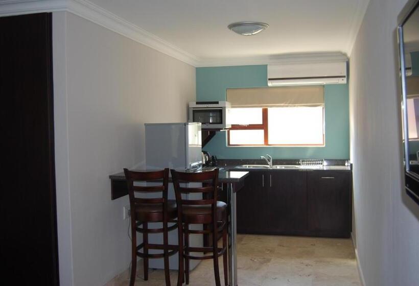 סוויטה, Sunninghill Guest Lodges