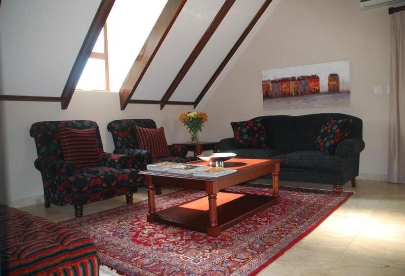 סוויטה, Sunninghill Guest Lodges