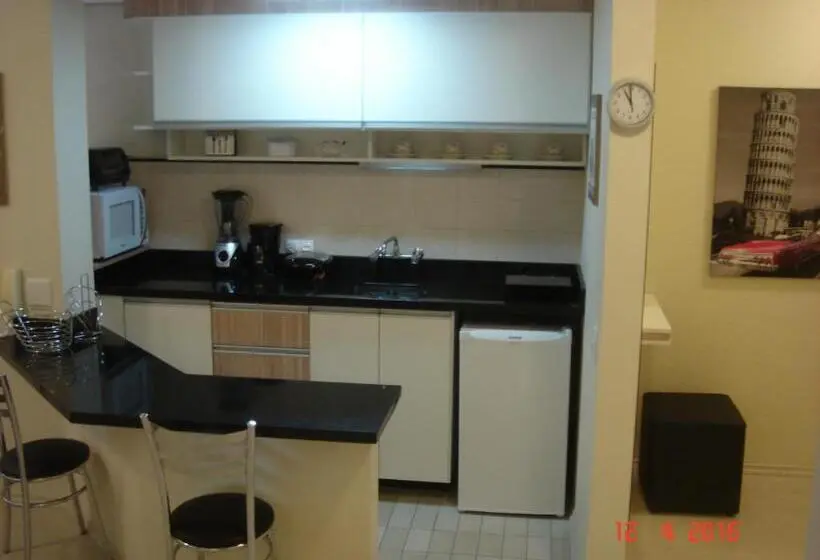 デラックスルーム, Wall Street Flat Service