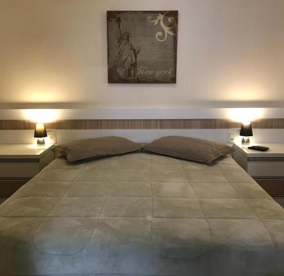 Номер Deluxe, Wall Street Flat Service