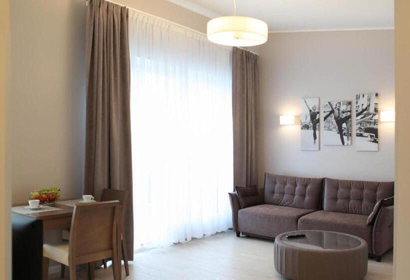 1 Bedroom Penthouse Apartment, Myapartments