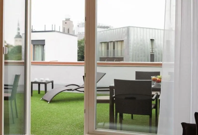 1 Bedroom Penthouse Apartment, Myapartments