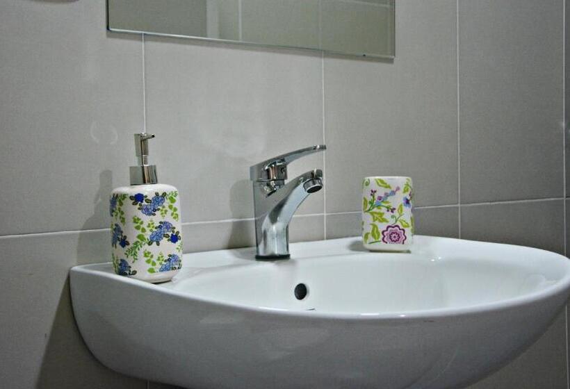 استودیوی استاندارد, Apartments On Vaja Pshavela