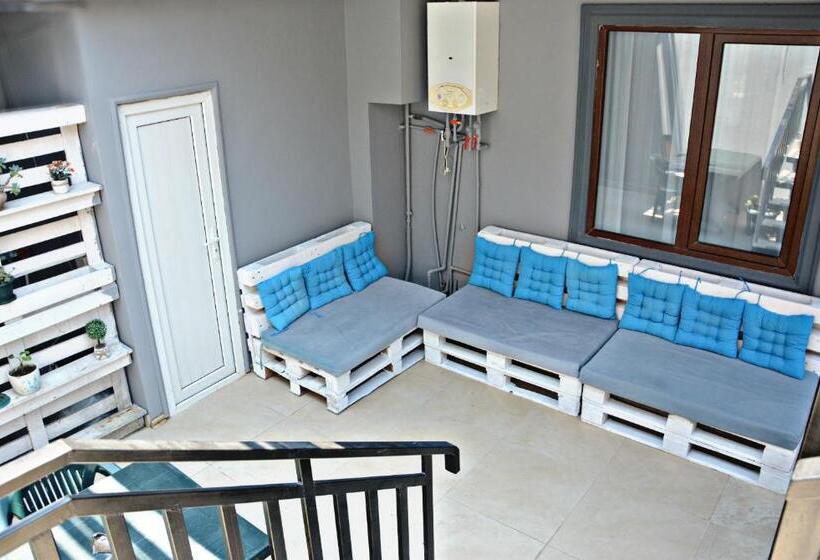 استودیوی استاندارد, Apartments On Vaja Pshavela