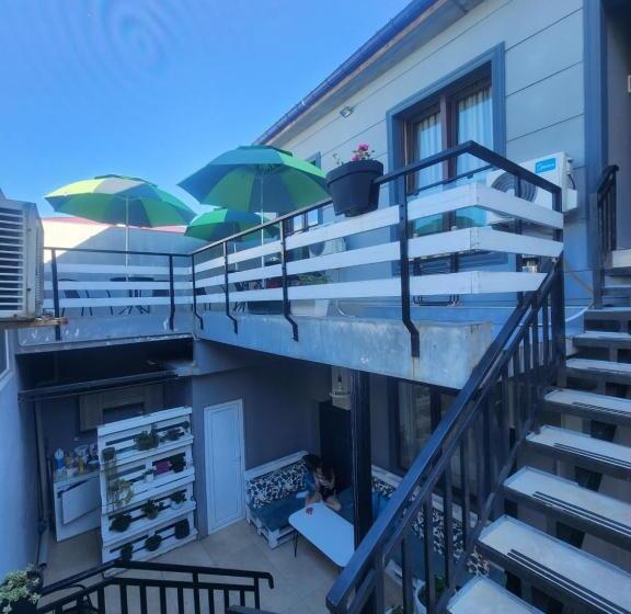 استودیوی استاندارد, Apartments On Vaja Pshavela