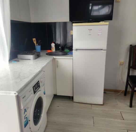 اتاق اکونومی, Apartments On Vaja Pshavela