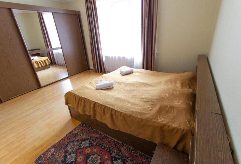 اتاق استاندارد با سرویس بهداشتی مشترک, Eka&nino Guesthouse
