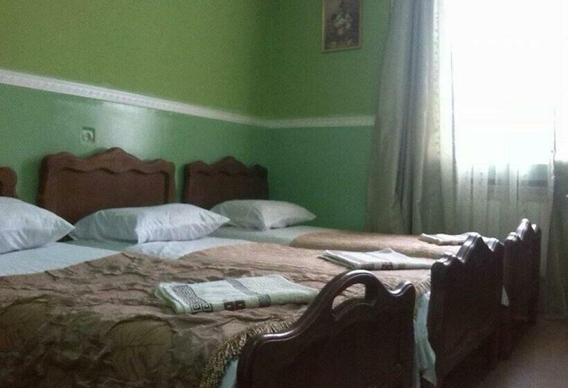 اتاق استاندارد سه نفره, Hostel Georgia