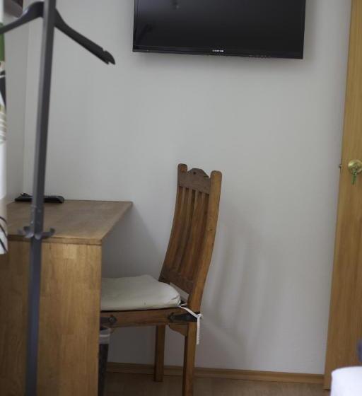 اتاق استاندارد, Lagarfell Studios