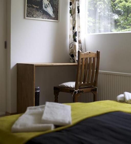 اتاق استاندارد, Lagarfell Studios