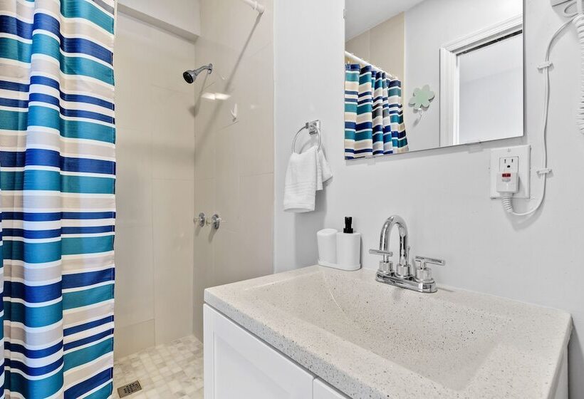 标准工作室, The Blue House Fort Lauderdale