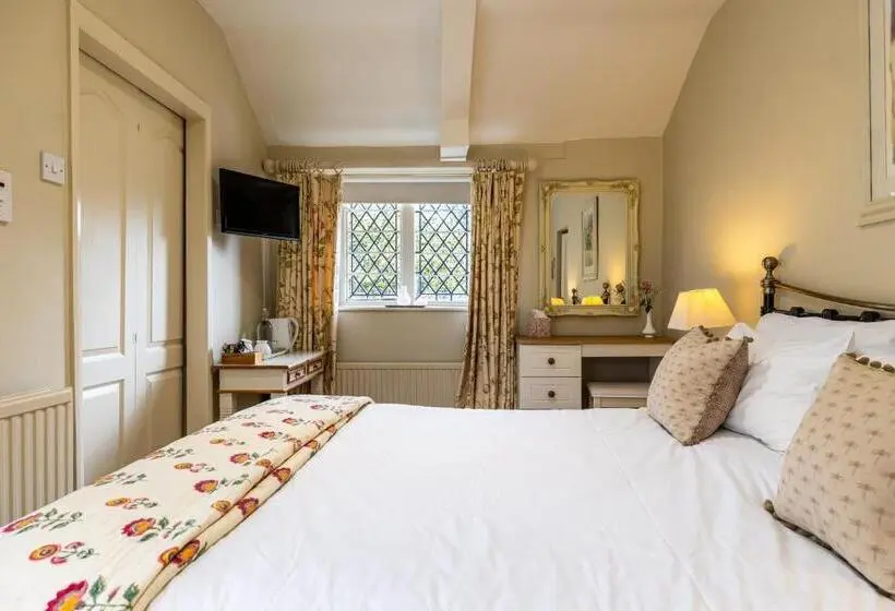 Quarto Familiar, The Old Forge