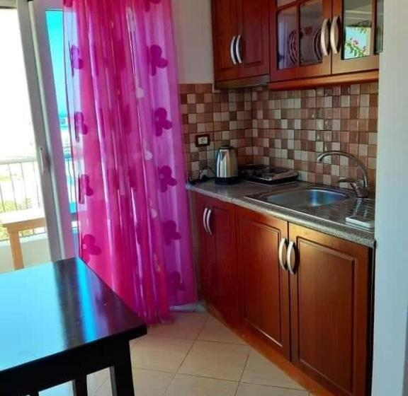 海の見えるコンフォートルーム, Vila Ester