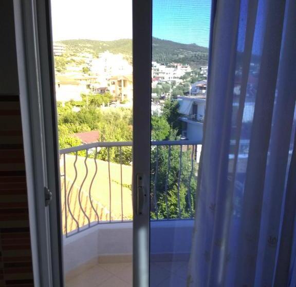 Classic room with balcony, Vila Ester