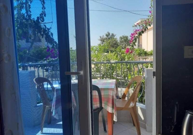 庭の見えるスタンダードトリプルルーム, Vila Ester