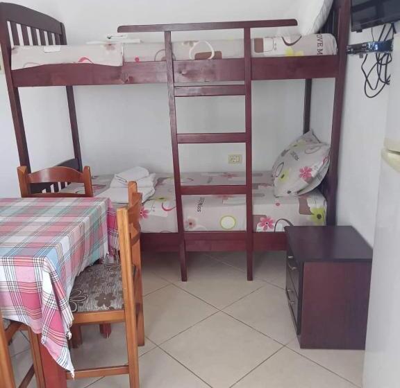 スタンダード4人部屋, Vila Ester