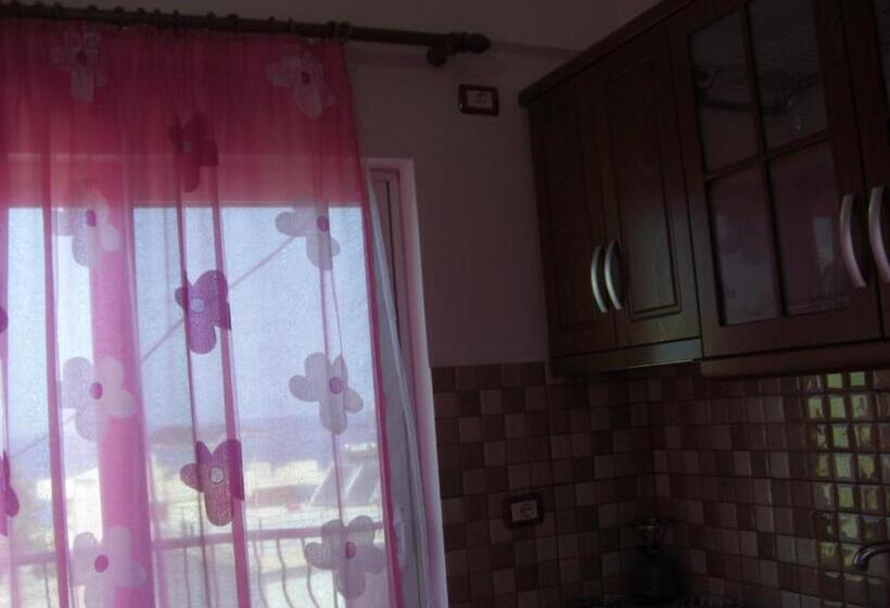 海の見えるコンフォートルーム, Vila Ester