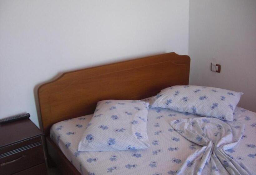 海の見えるコンフォートルーム, Vila Ester