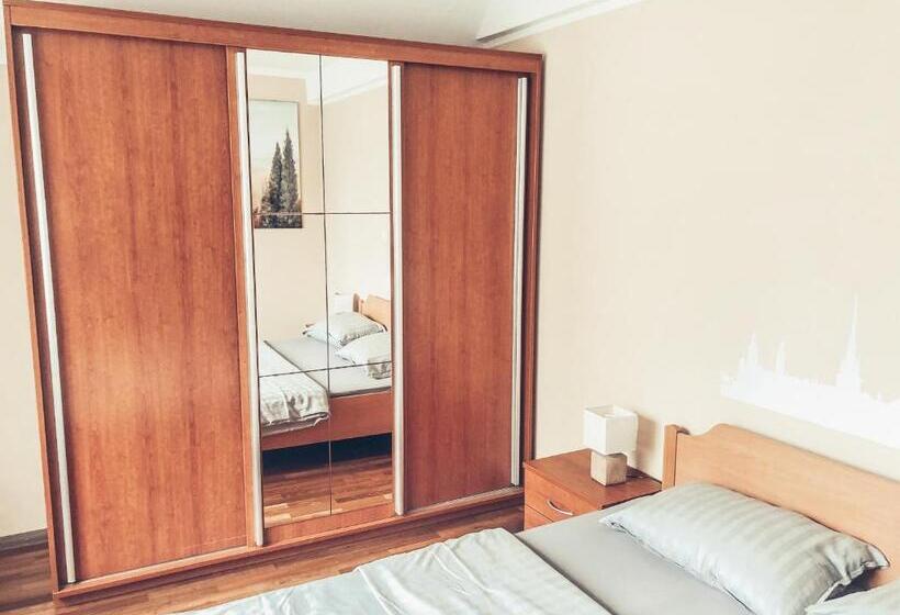 آپارتمان 1 خوابه با بالکن, Apartment And Rooms Maraton