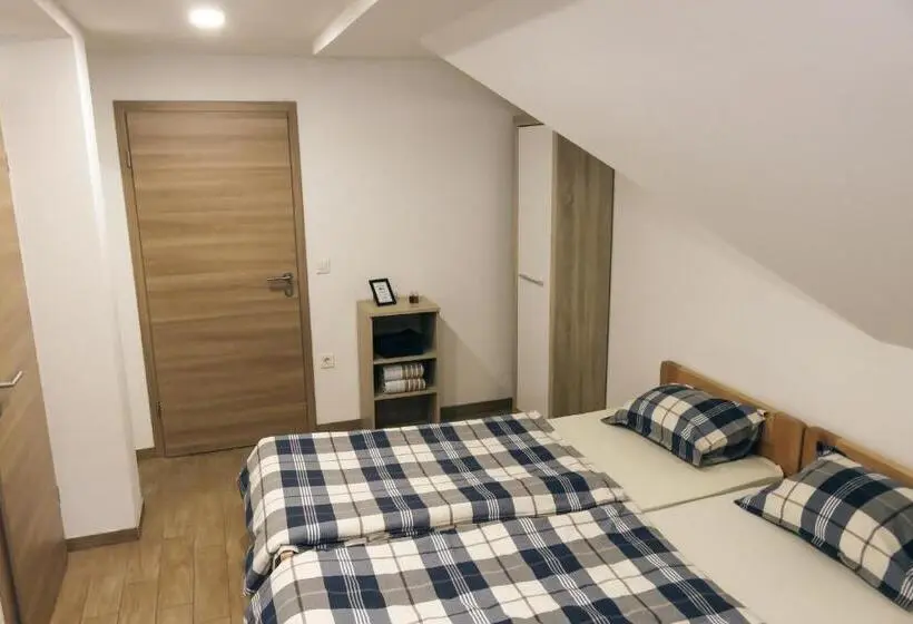 اتاق استاندارد, Apartment And Rooms Maraton