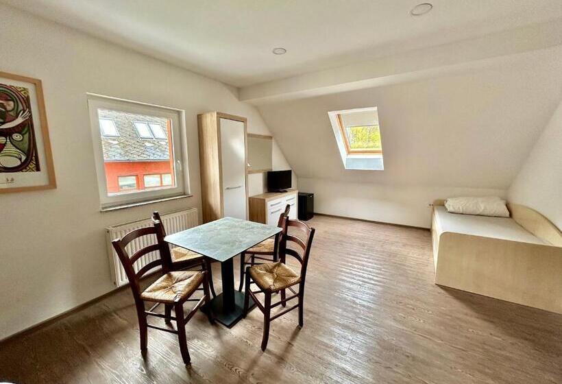 اتاق استاندارد چهار تخته, Apartment And Rooms Maraton