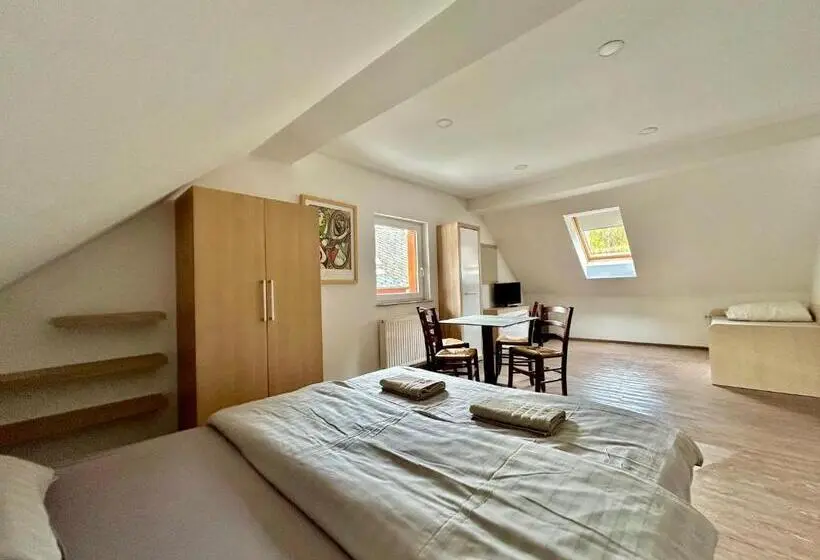 اتاق استاندارد چهار تخته, Apartment And Rooms Maraton