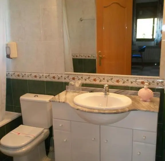 Standard-huone Parveke, Hostal Los Rosales