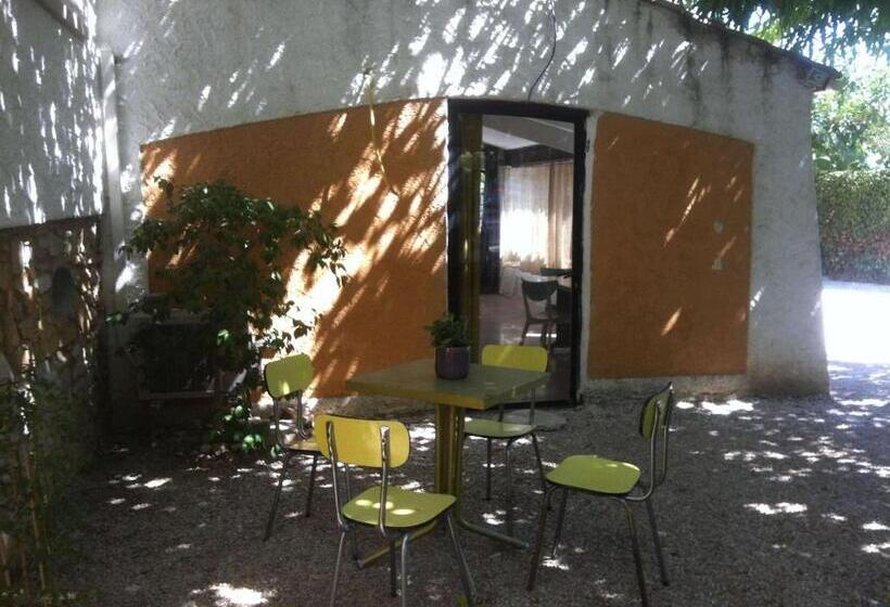 اتاق استاندارد با چشمانداز باغ, Du Coté De Chez Soi