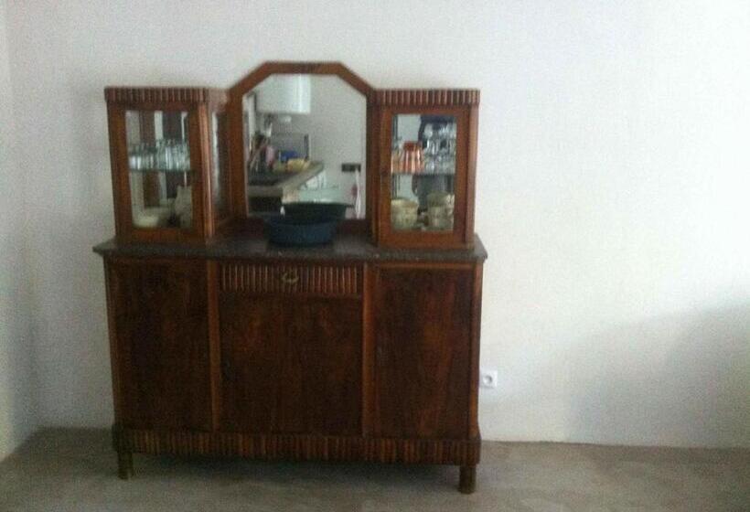 اتاق استاندارد با چشمانداز باغ, Du Coté De Chez Soi