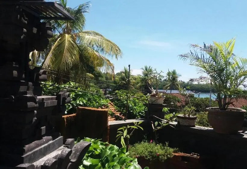 バルコニー付きデラックスルーム, Kembar Inn Padangbai