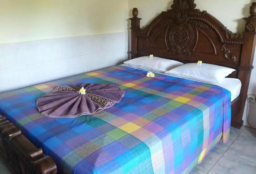 バルコニー付きデラックスルーム, Kembar Inn Padangbai