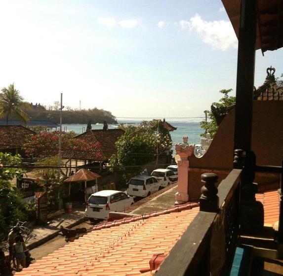 带阳台的豪华间, Kembar Inn Padangbai