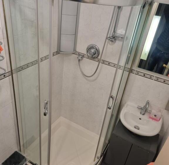 חדר סטנדרט יחיד, The Jays Guest House