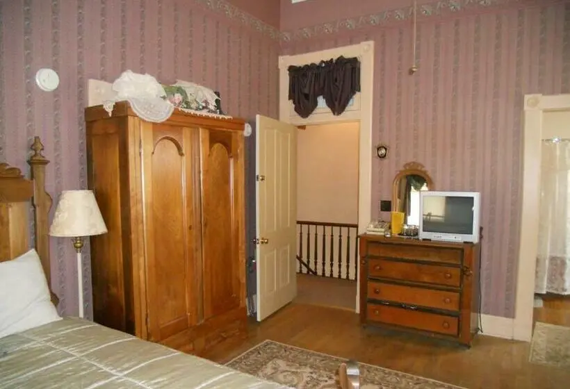 Deluxe-sviitti, Landmark Inn At The Historic Bank Of Oberlin