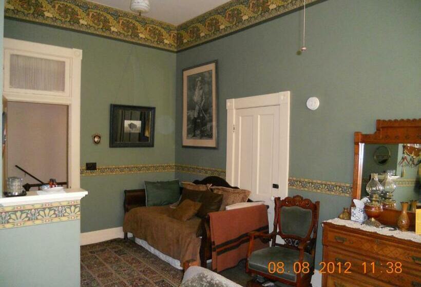 غرفة ديلوكس, Landmark Inn At The Historic Bank Of Oberlin