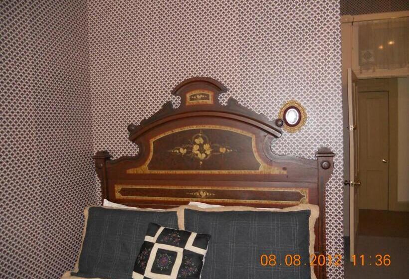 غرفة ديلوكس, Landmark Inn At The Historic Bank Of Oberlin